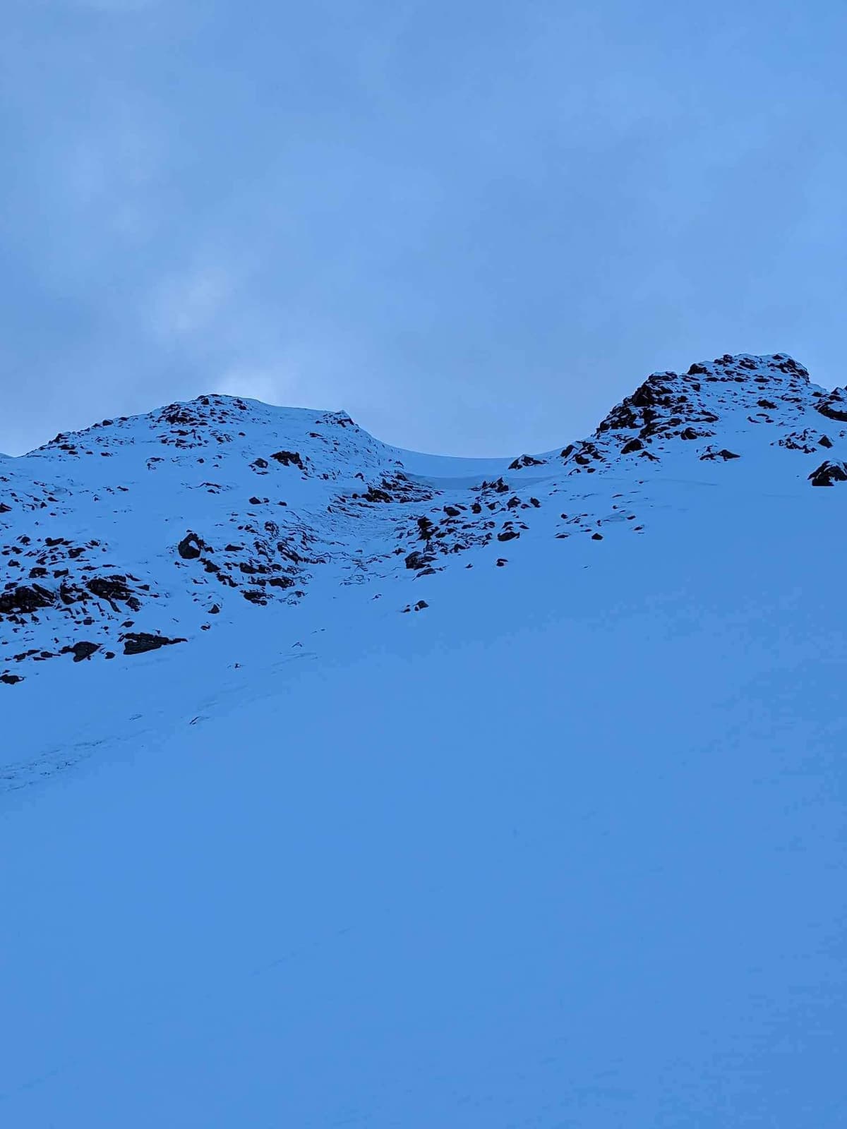 East face of Reco Mtn. Pocket pulled out on third turn below rider. 1m crown, 20m length x 10m width ran for 200m