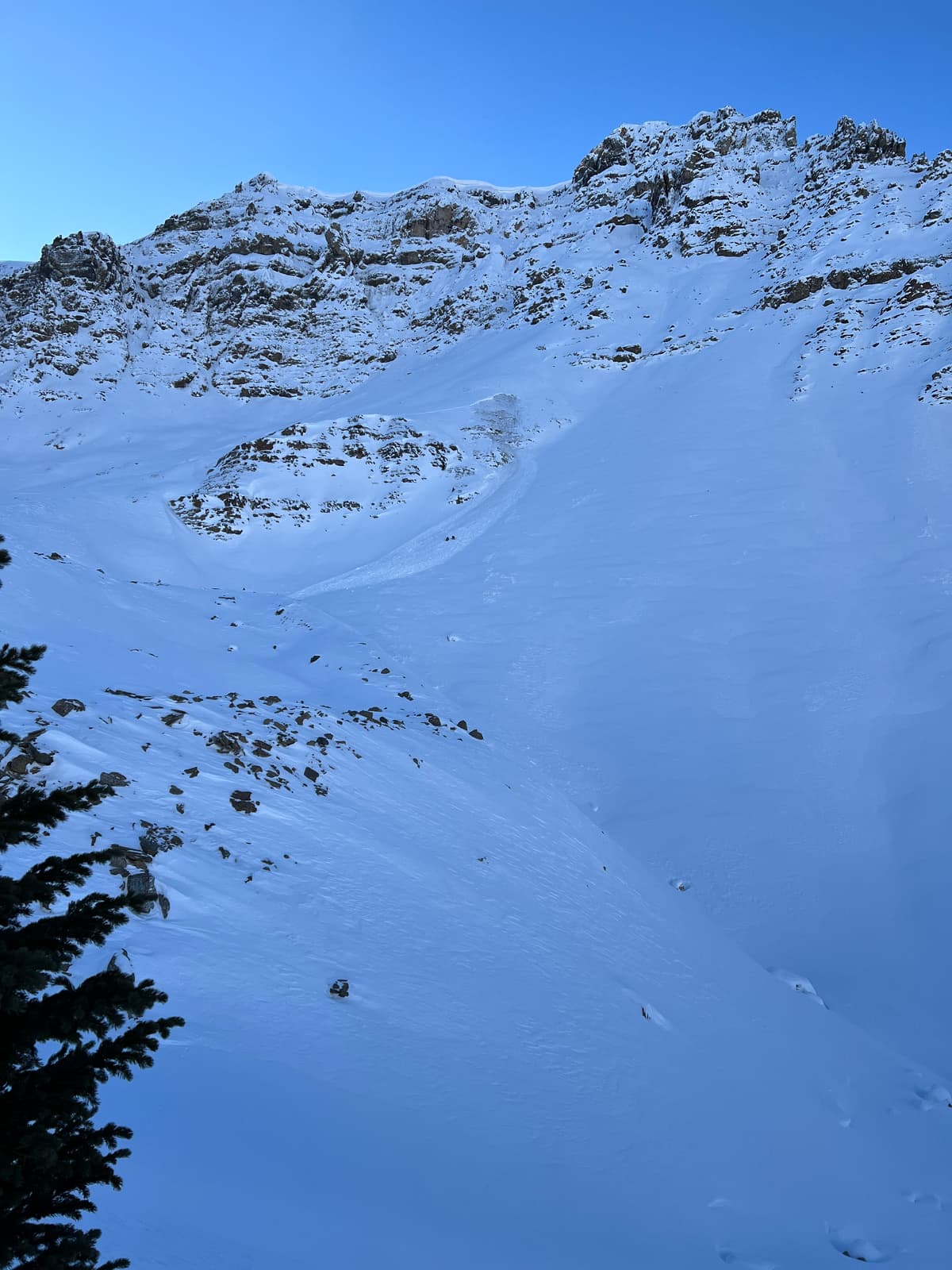Size 1.5 Sa im the bowl above the summer trail, 2 skiers involved 