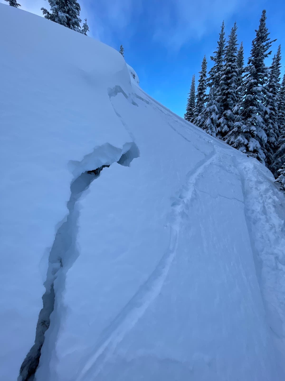 Failure on basal facets under skier weight