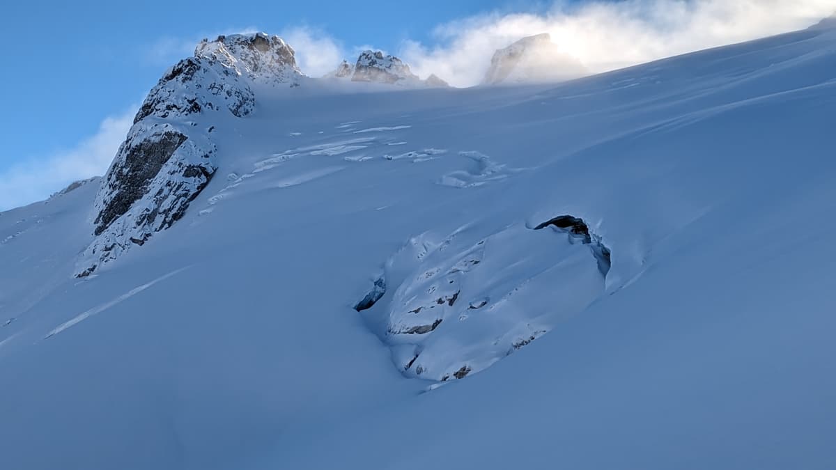 Crevasses on spearhead below the Cham Chutes 