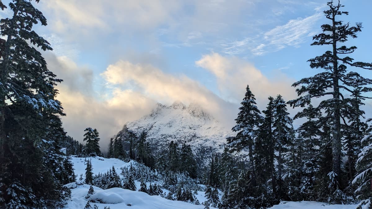 Clear morning with temperatures heading up above 0