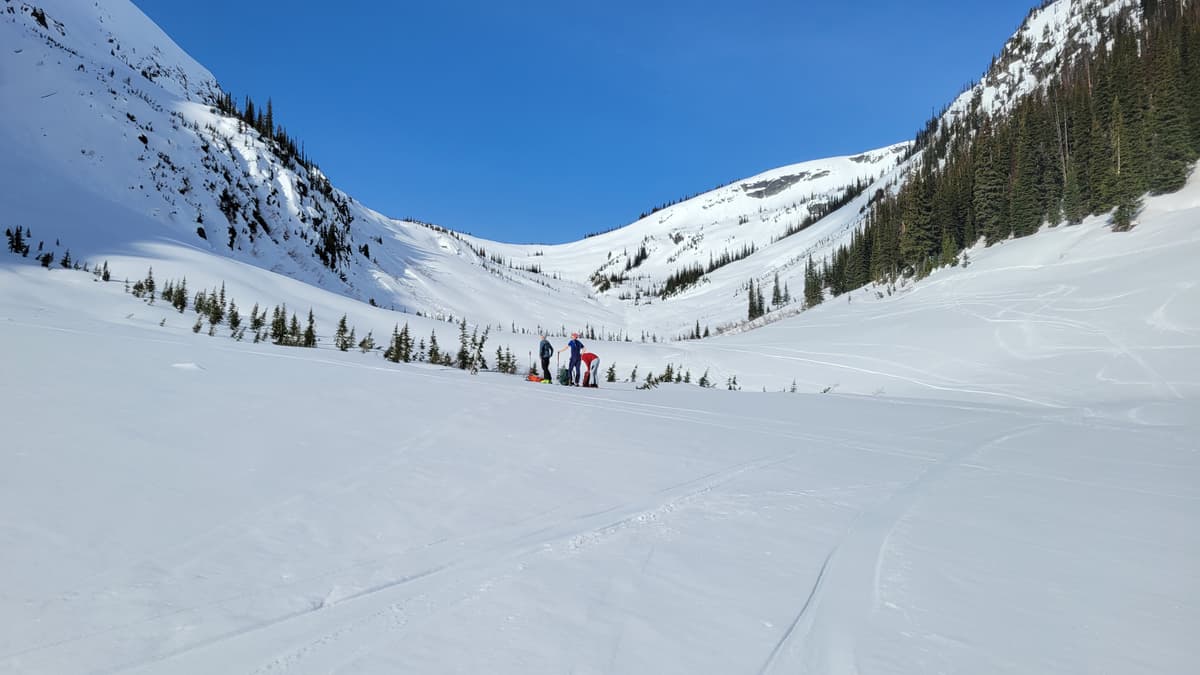 Lots of snow on the way to Balu.