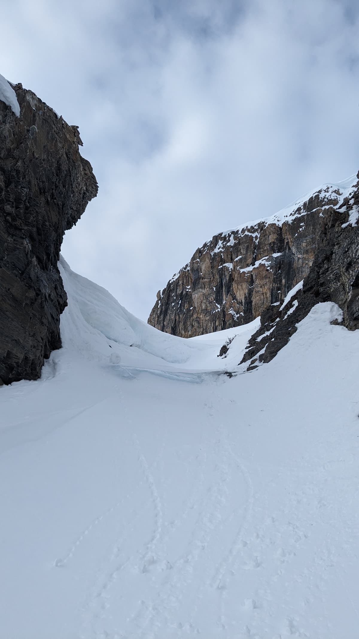 Small section of ice to bypass to gain the pass