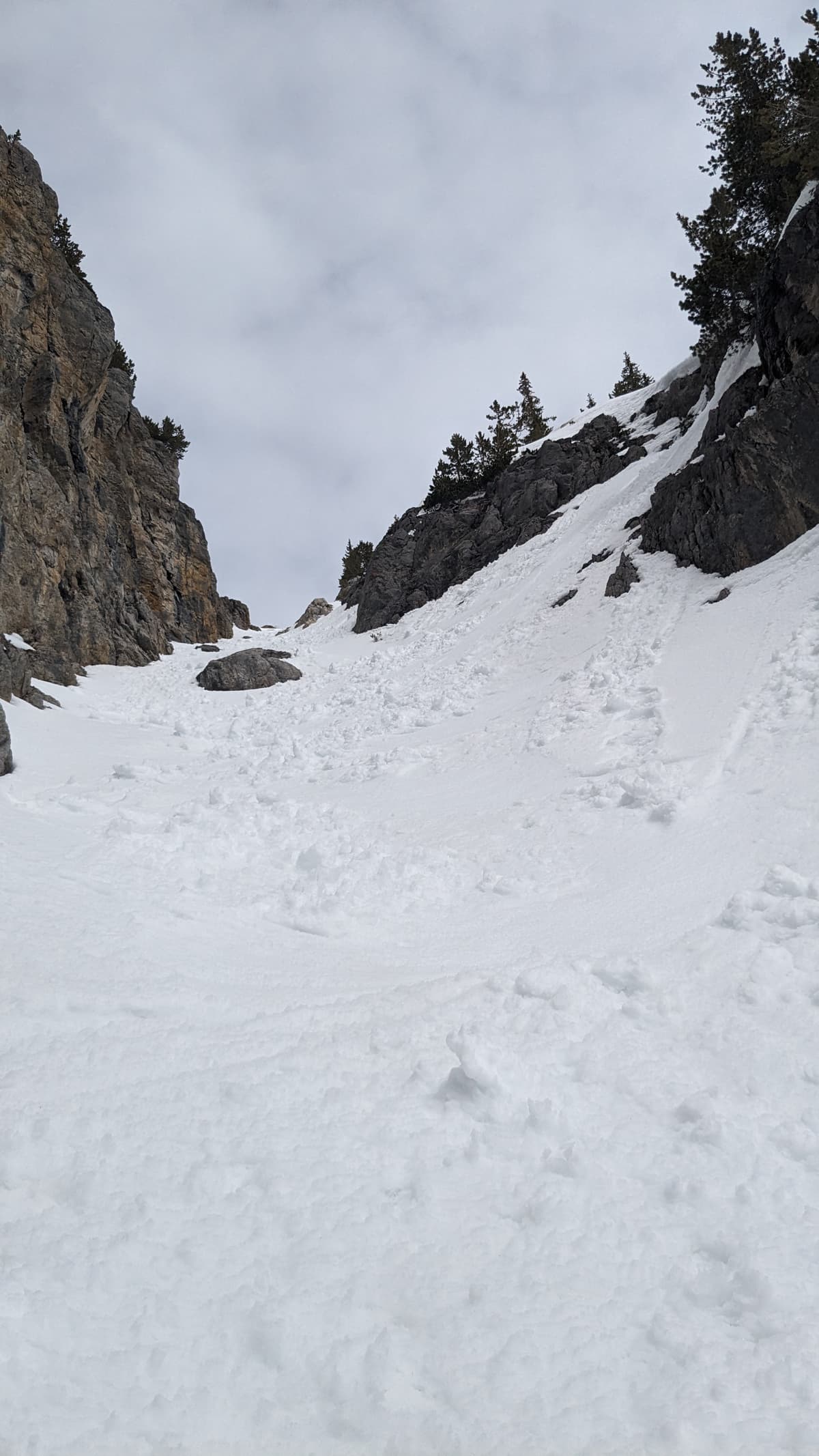 Looking up the couloir from about 1/4 down