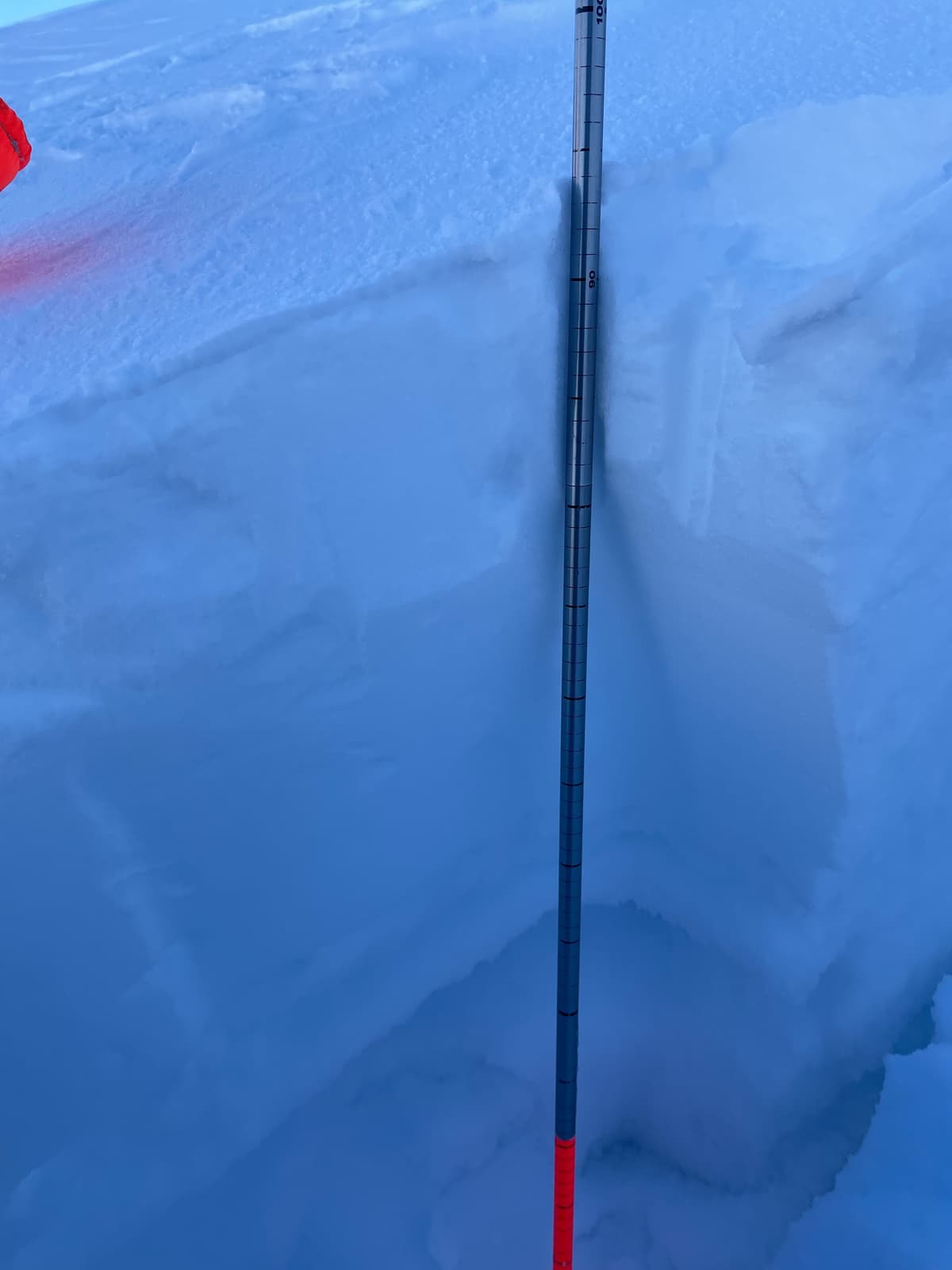 Thin and variable snowpack at the Chilkat Pass with strong over weak layering. 