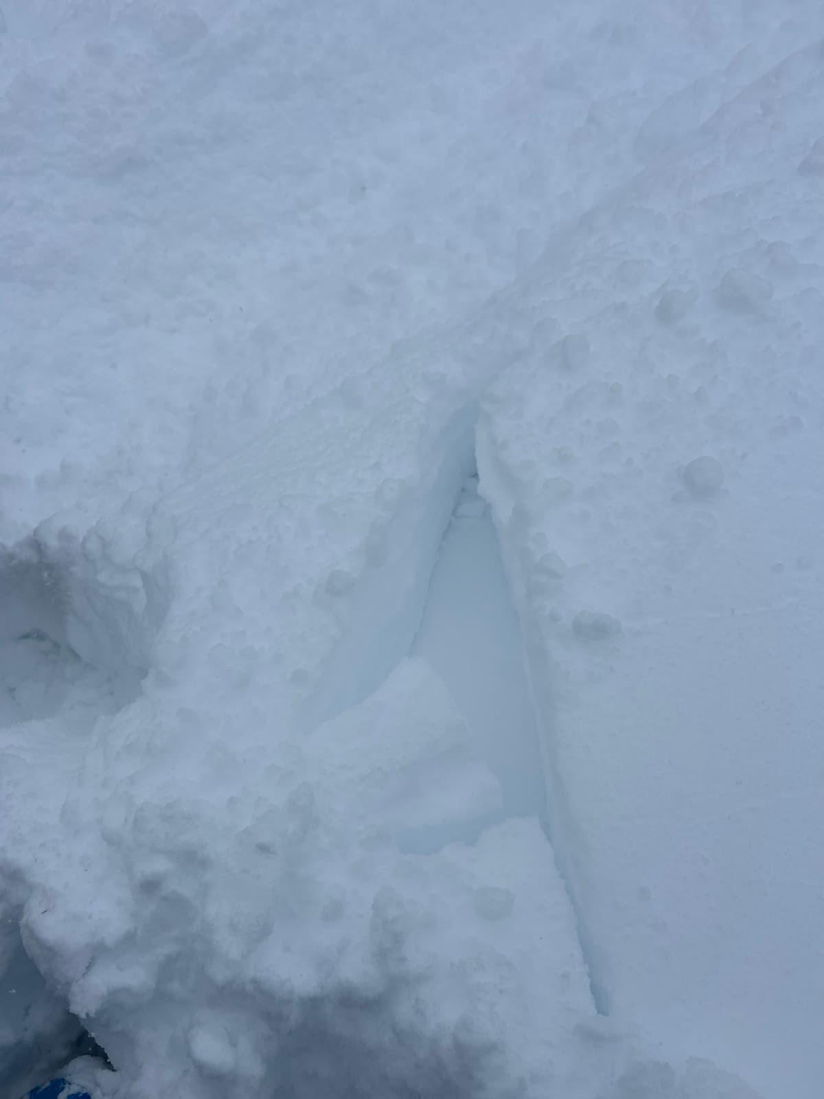 Shooting cracks and slabs failing on the square pow (Facets)