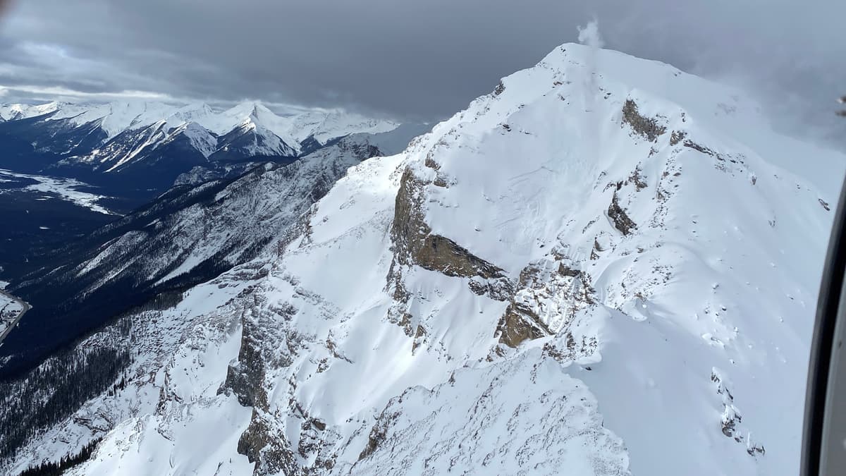 Explosive triggered size 3 avalanche on Mt. Field. The propagation is just starting in this photo.