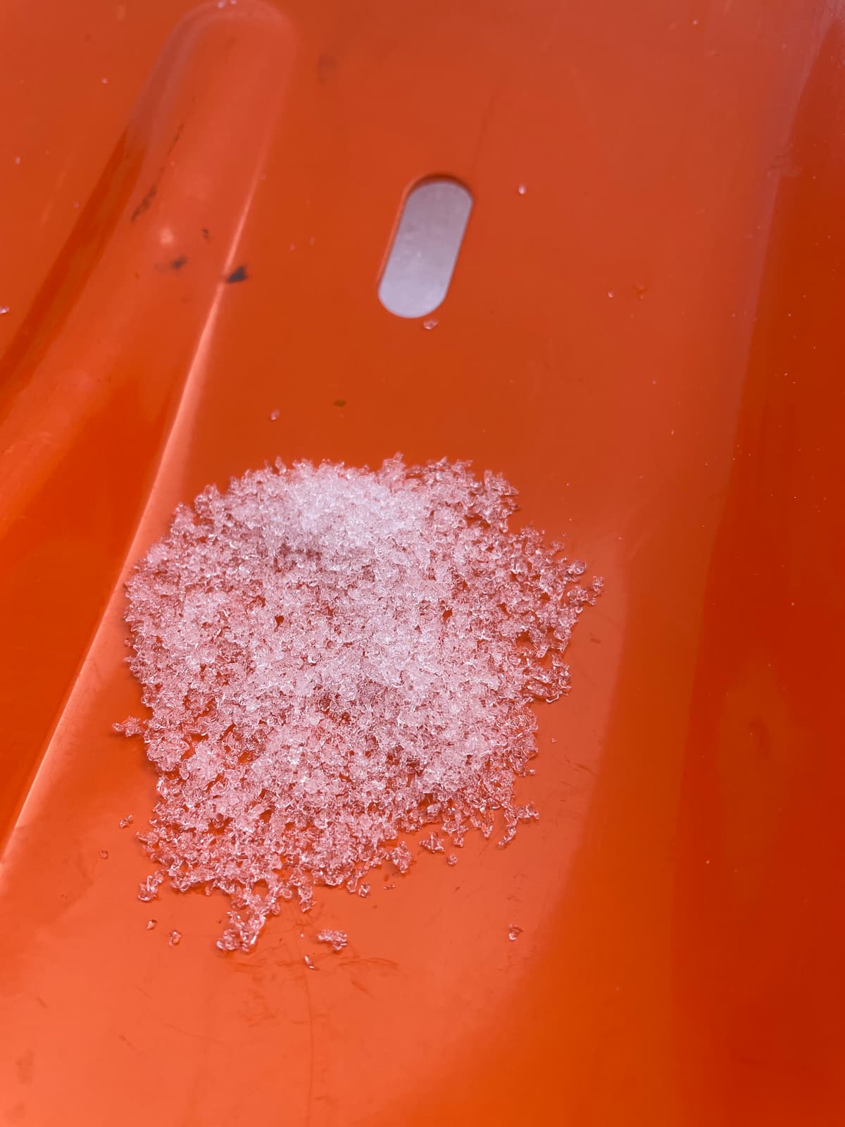 Failure layer of faceted snow crystals. 