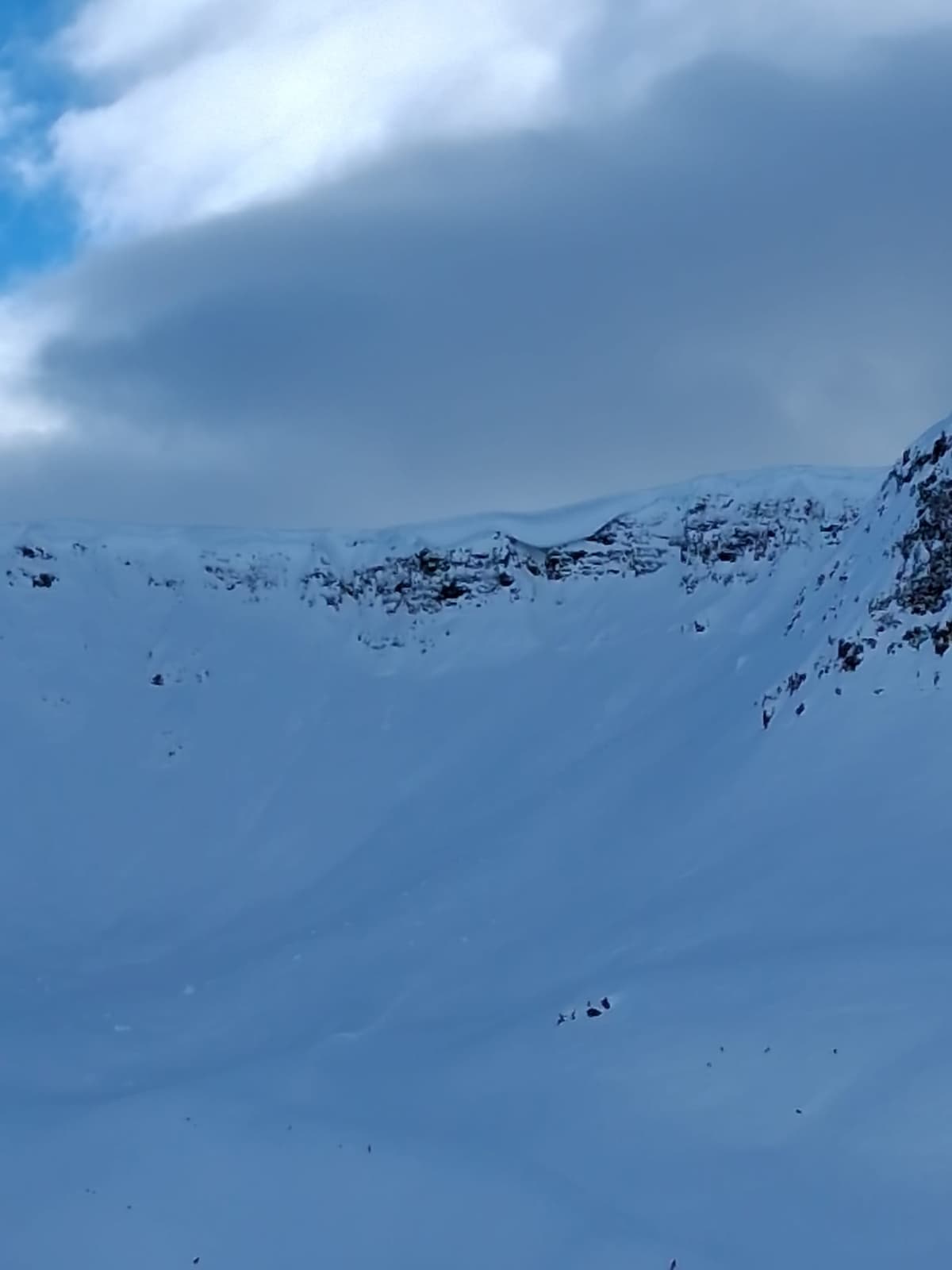 Some massive cornices we stayed far away from