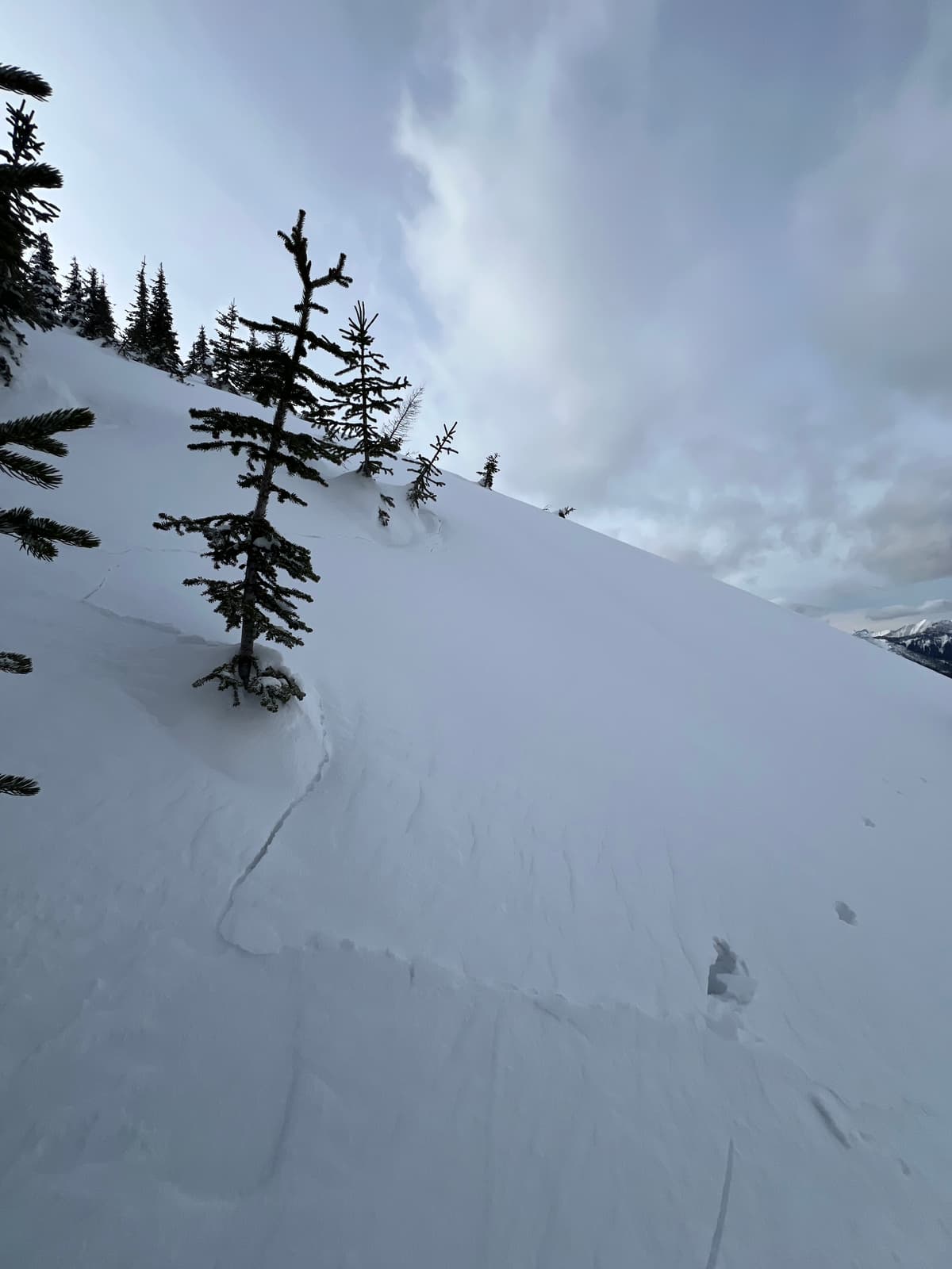 Shooting cracks from big whumph extend across the feature