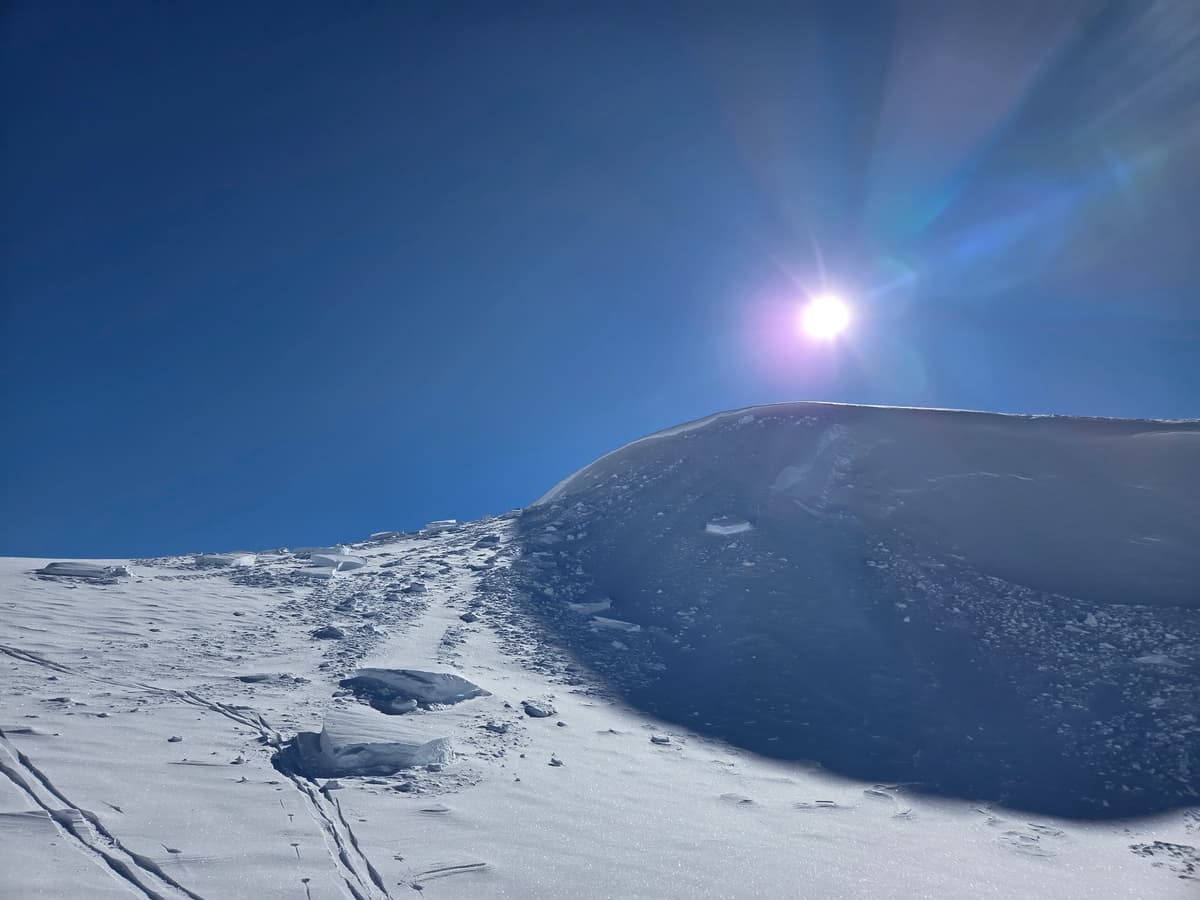 Natural wind slab avalanche (N Facing)