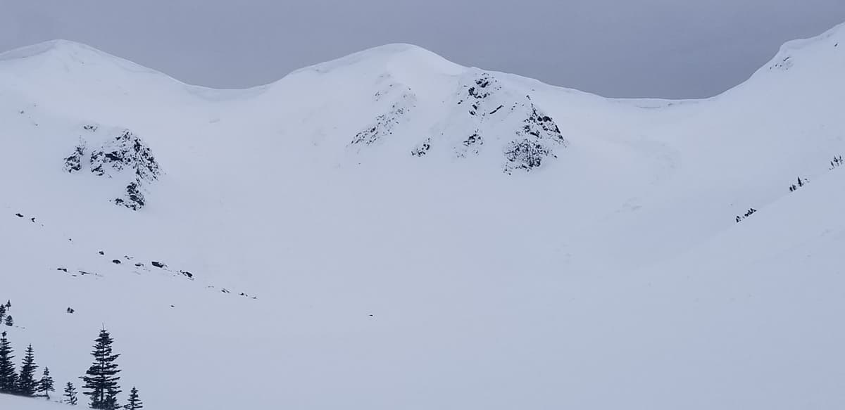 Cornices breakdown & debris slid on full slide paths from Mar18 avy cycle