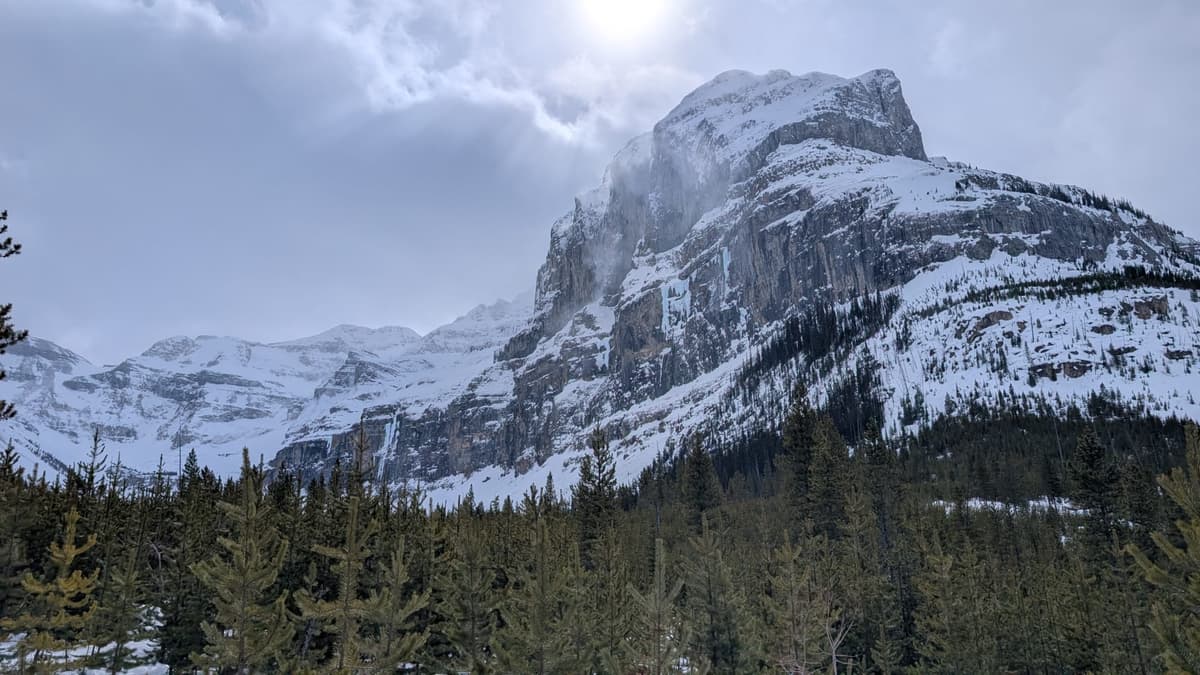 North headwall showed minimal over head in the early valley.