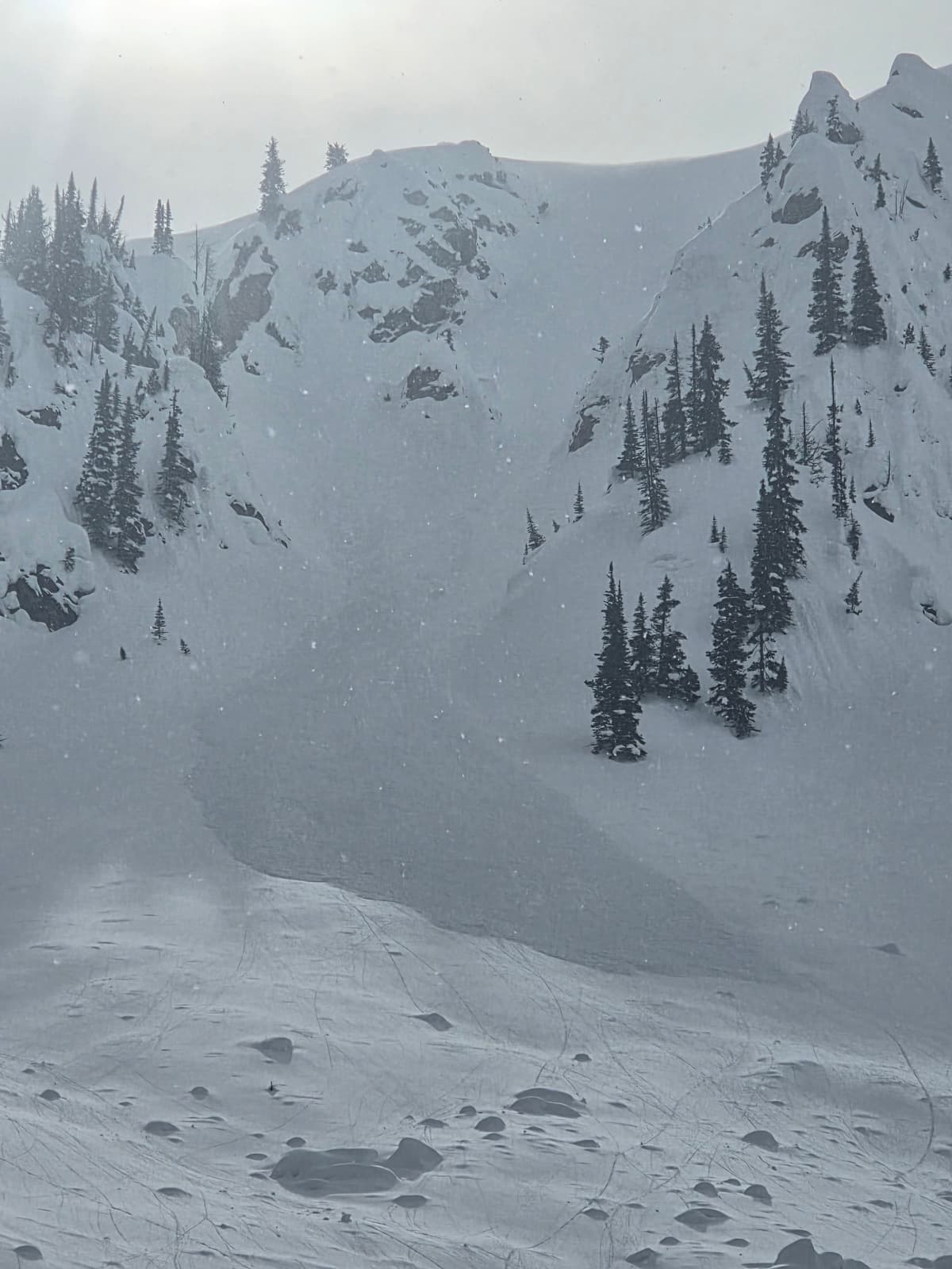Sz 1 wind slab from steep rocky terrain