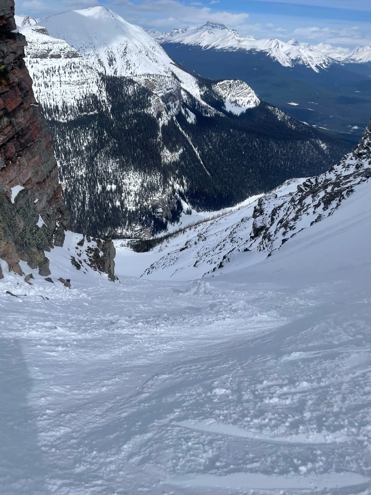From the pass easy turns on well skied top 25m. Then crust, then breakable crust then kick turn /traverse to bottleneck.  Size 2.5 out of slope lookers left clogging up bottle neck.and running with to within 30m of valley 
Bottom. Terrible skiingbottom. 