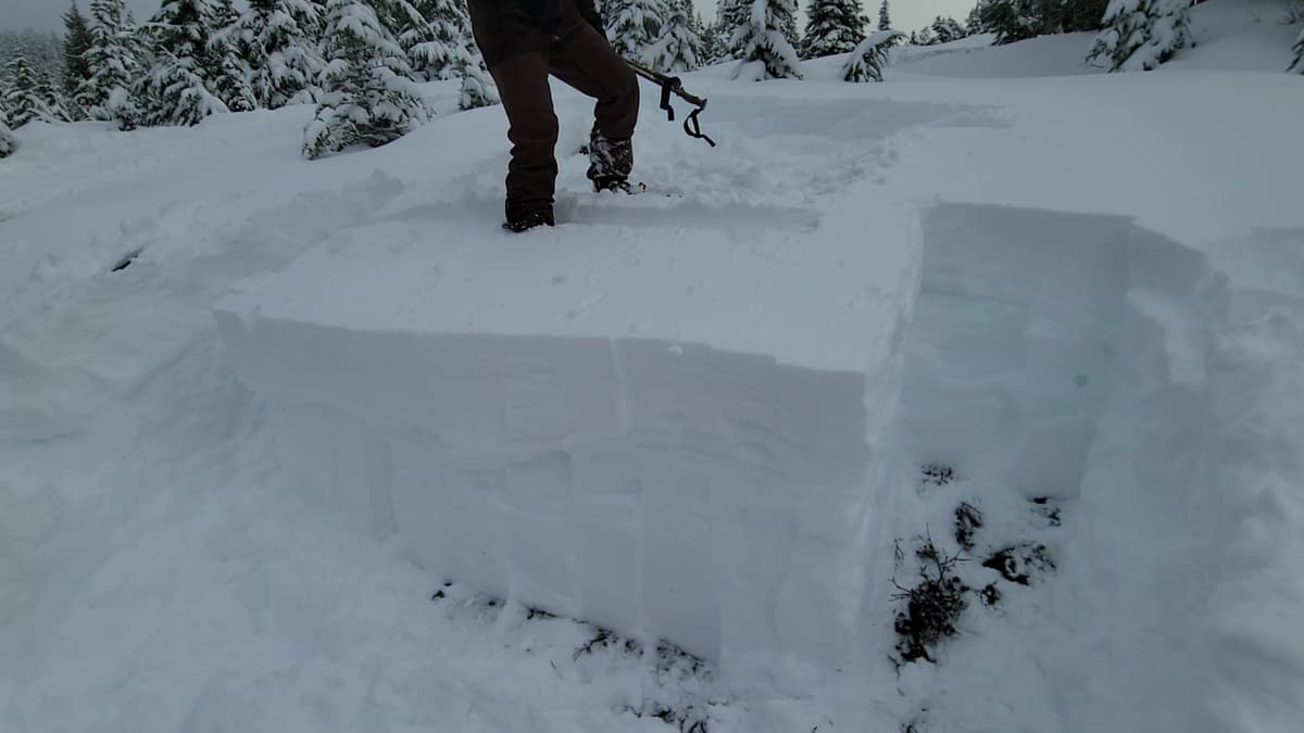 Immediate failure on extendes column, NNW aspect, 25 degree slope