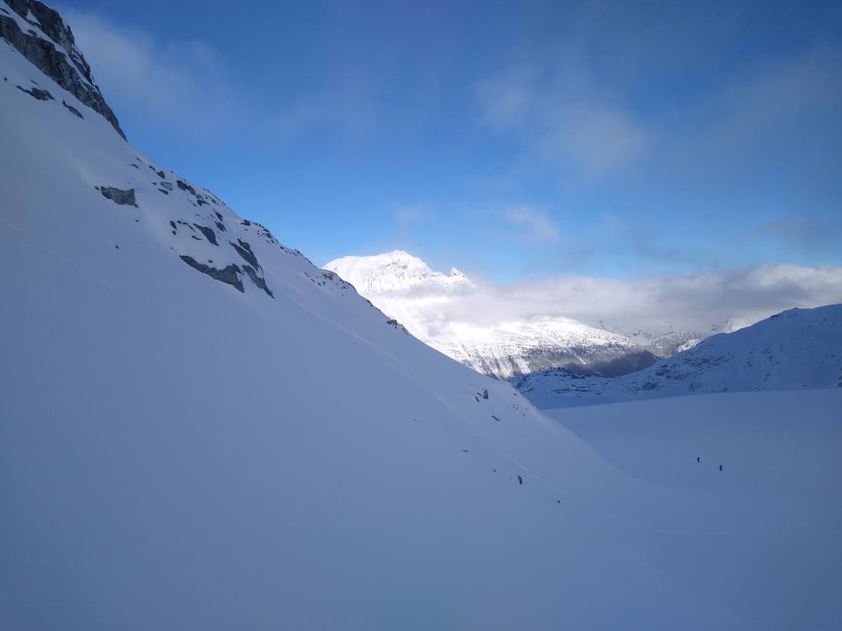 Poor photo but large (1.5-2) loose avalanches were seen on Wedge