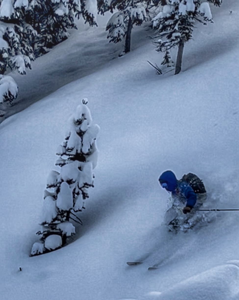 …. and proper Pow Skiin’ !