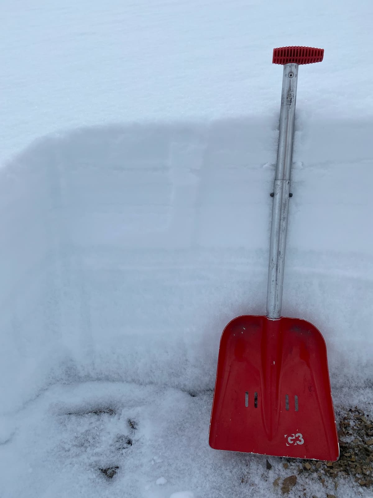 Well preserved depth hoar on thin easterly ridge feature