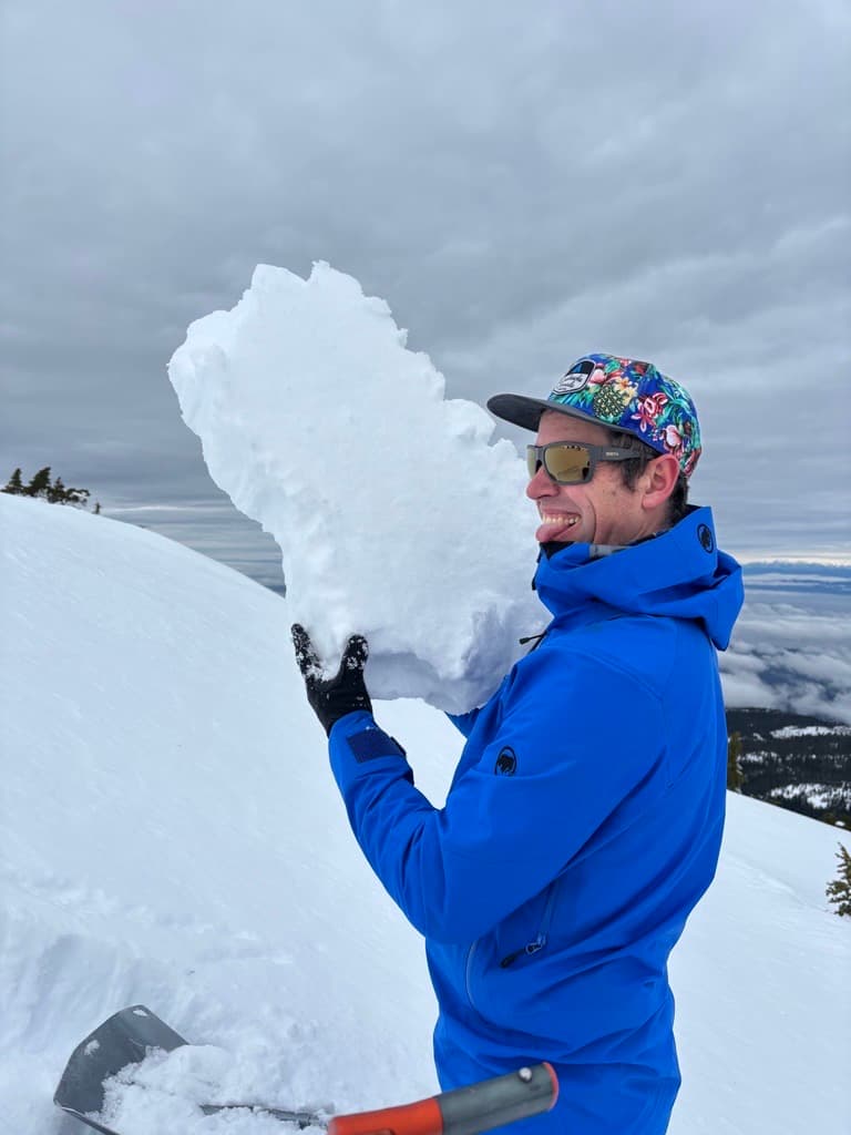 Surface crust chonk. Avalanches unlikely!