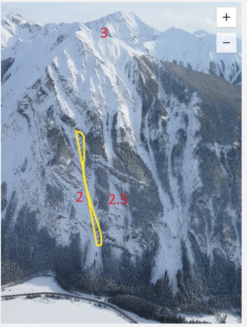 Natural avalanche on Pilsner that was noticed during the control. Neither Pilsner or Carlsberg were bombed as the start zones looked quite thin,