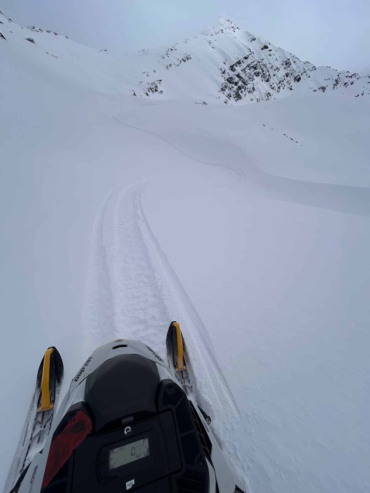 20cm of cold snow above 1600m.