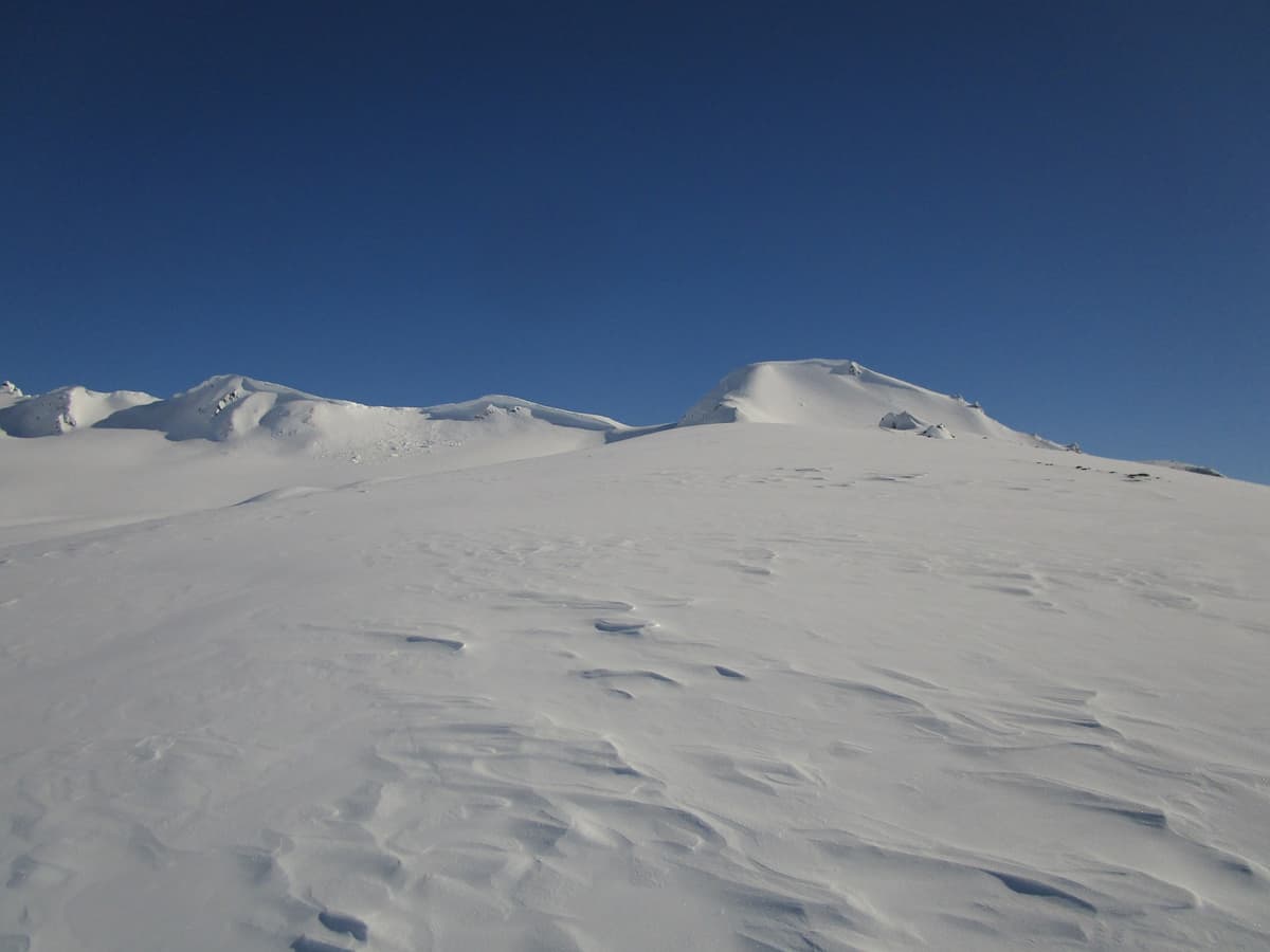 one broken cornice in the bowl