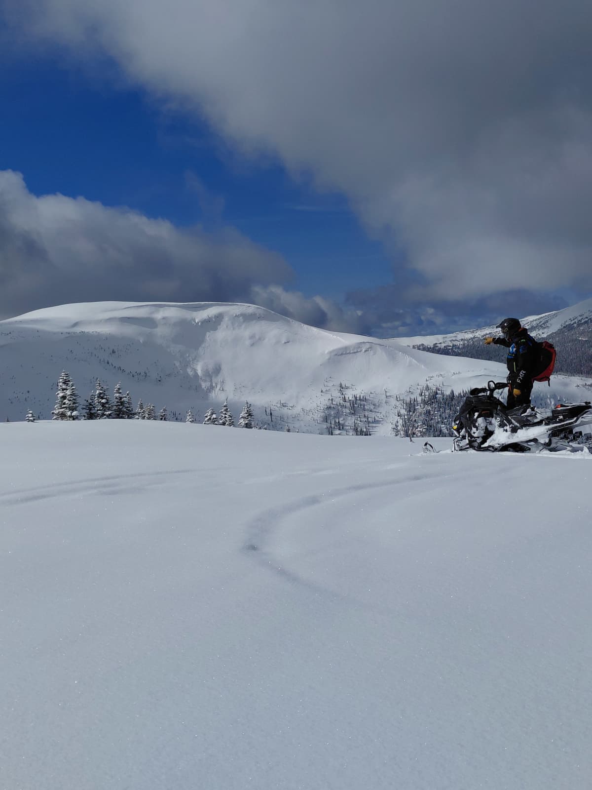 Checking for avalanche activity and verifying conditions
