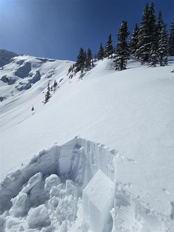 We dug on a low angle shoulder next to the line we wanted to ski, to get as much representative information as possible.