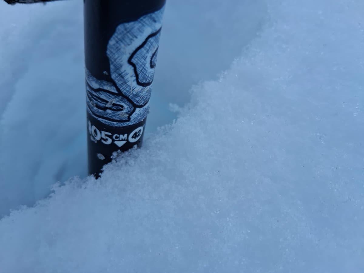 105 cm of snow